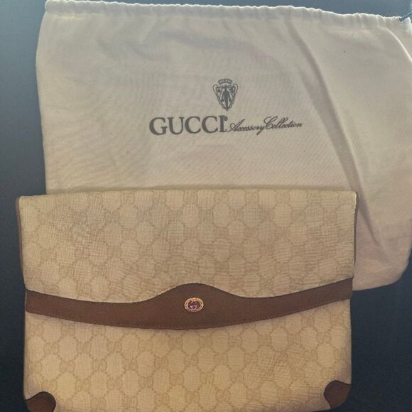 Gucci Envelope Style Clutch Purse with Original Cotton Dust Cover - Picture 2 of 11
